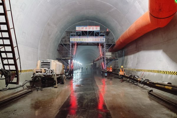 大牛证券 柳梧铁路金田隧道顺利贯通