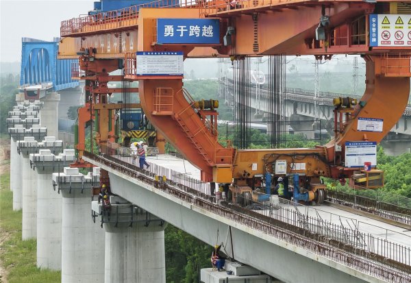 瑞银投资 沪宁合高铁架梁施工加速推进