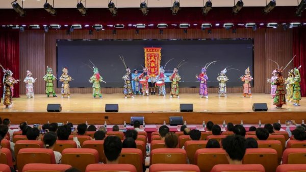 红腾网 第三届“省职教城杯”大学生三大球竞赛开幕 十校49支队伍、近千人参赛